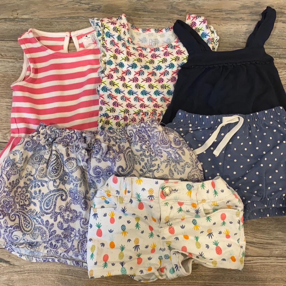 Gap Summer Bundle - Picture 1 of 6